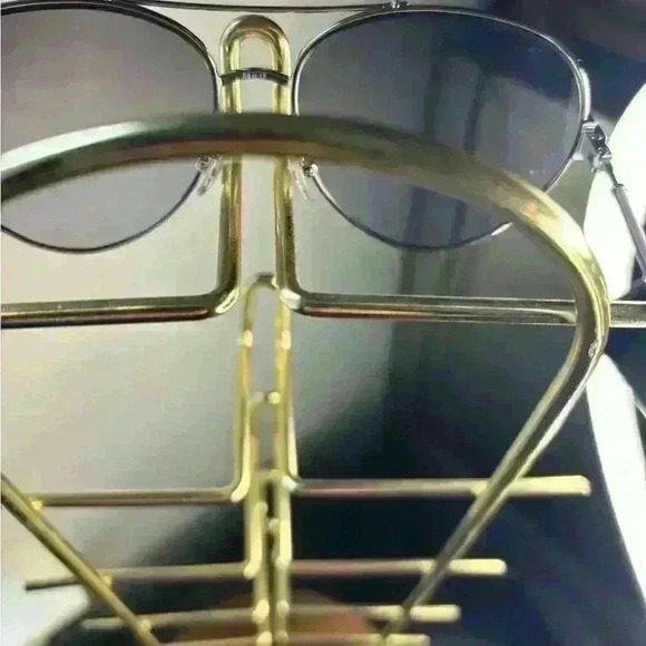 Tory Burch Gradient Aviator style sunglasses- silver and Purple comes with/ case - Picture 7 of 15